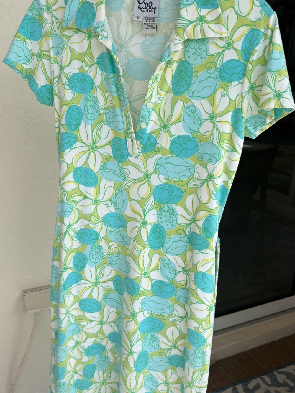 Vintage Lilly Pulitzer shirt dress in a green and blue floral pattern. Small